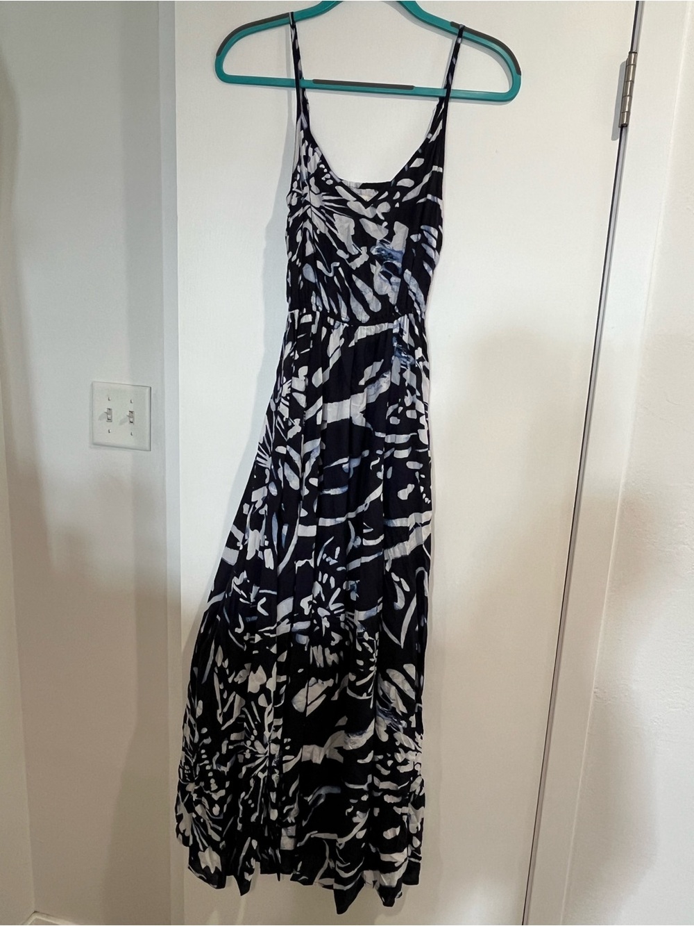 Abercrombie & Fitch Black and White Printed Maxi Dress Size XS